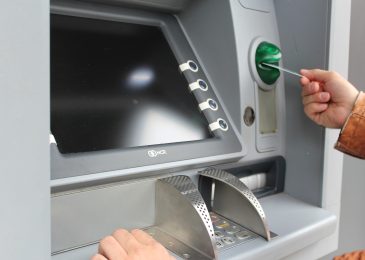Cách lấy khi Bị nuốt thẻ ATM tại cây ATM hiệu quả 2022